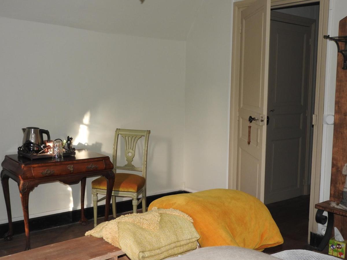 Chateau D'Arfeuilles Chambres Et Tables D'Hotes Exterior photo