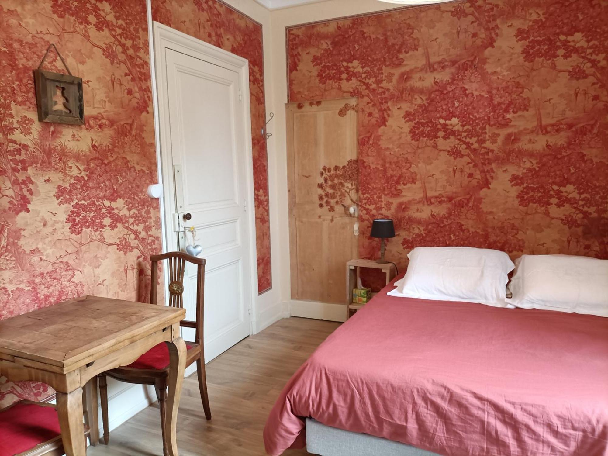 Chateau D'Arfeuilles Chambres Et Tables D'Hotes Exterior photo