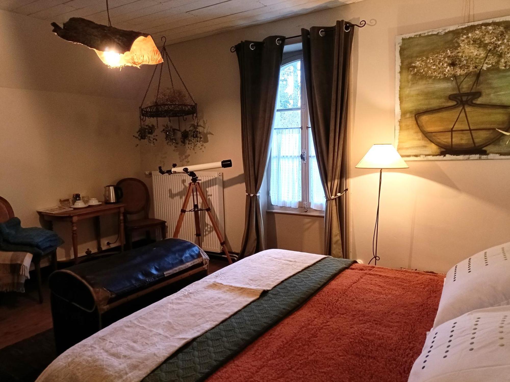Chateau D'Arfeuilles Chambres Et Tables D'Hotes Exterior photo